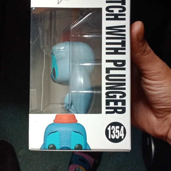 Stitch with Plunger Funko pop 1324 - Picture 2 of 6